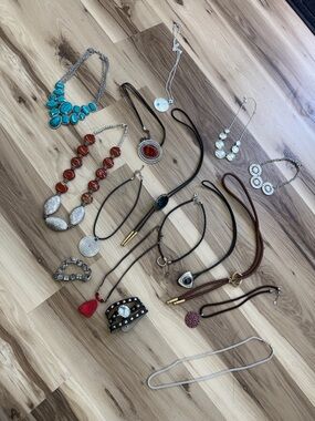 Women’s western leather jewelry lot